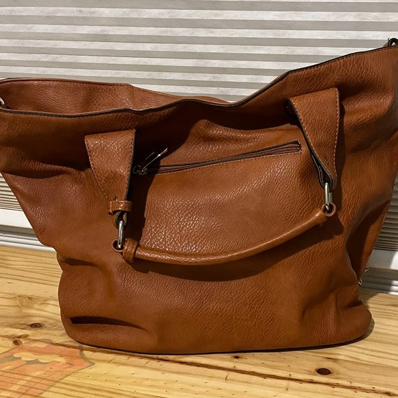 MICHAEL KORS LEATHER STUDDED TOTE - Picture 3 of 11